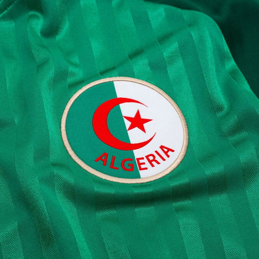 Maillot Algérie Extérieur Coupe du Monde 2026 — Détail écusson