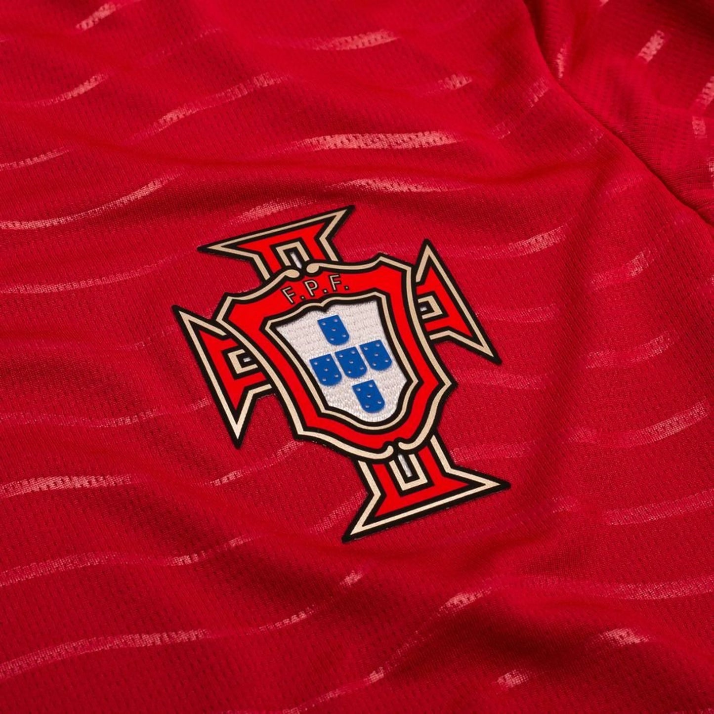 Maillot Équipe du Portugal Domicile Coupe du Monde 2026 — Détail écusson